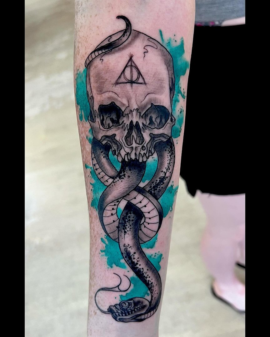 Illustrative tattoo by Dave Olteanu