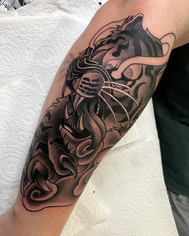 Neo-Traditional tattoo by Chucky Tattoo Artist