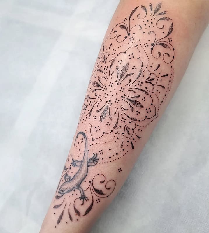 Geometric tattoo by Alex🧜🏼‍♀️• Ornamental Ink • Tattoo Artist