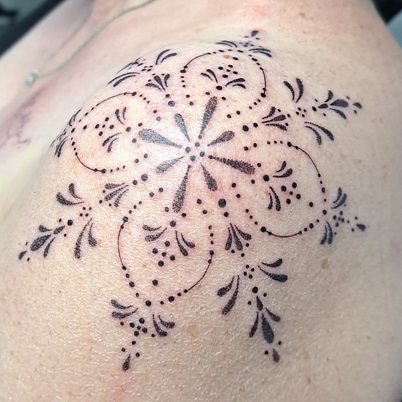 Geometric tattoo by Alex🧜🏼‍♀️• Ornamental Ink • Tattoo Artist
