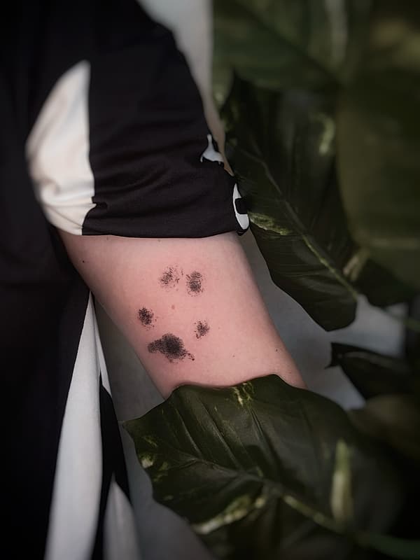 Illustrative tattoo by HeartyBurrito