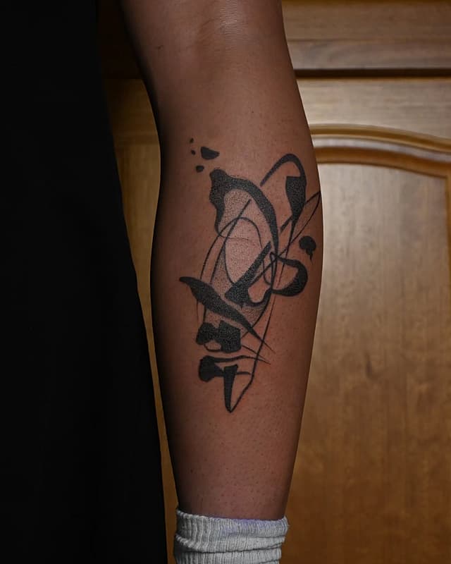 Blackwork tattoo by 𝐒𝐀𝐍𝐏𝐎 𝐋𝐎𝐔