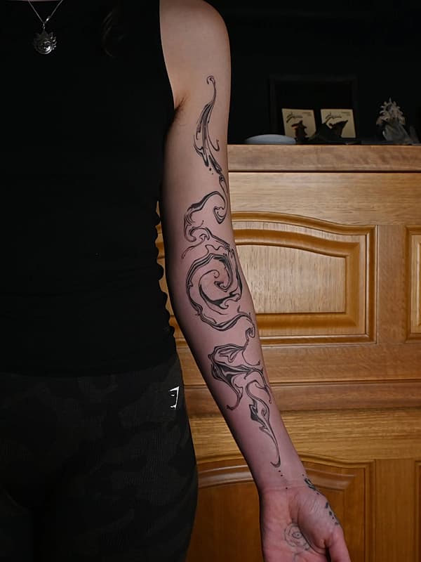 Blackwork tattoo by 𝐒𝐀𝐍𝐏𝐎 𝐋𝐎𝐔