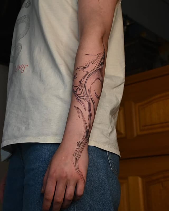Blackwork tattoo by 𝐒𝐀𝐍𝐏𝐎 𝐋𝐎𝐔