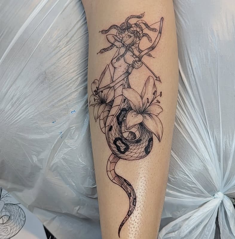Fineline tattoo by Russell Butler