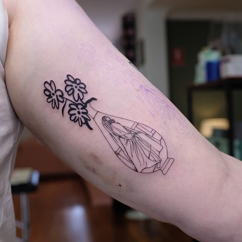 Fineline tattoo by Ogie