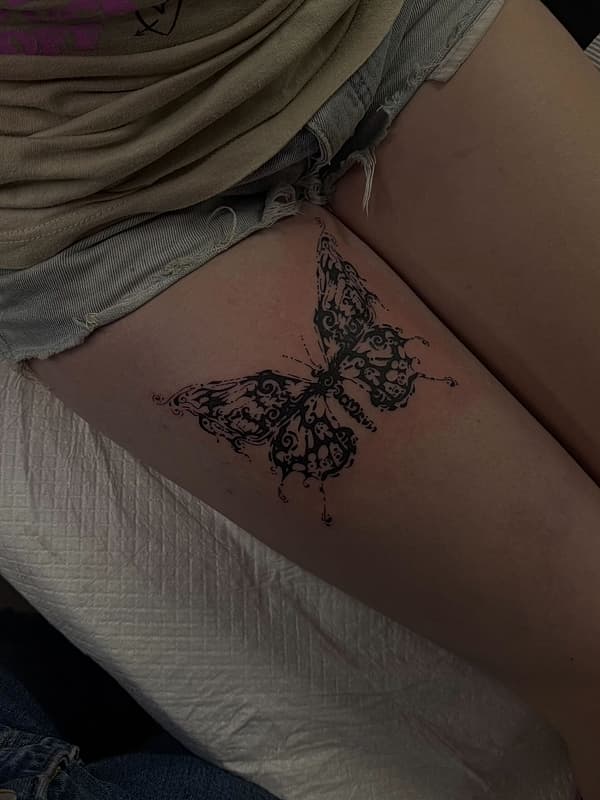 Blackwork tattoo by nae