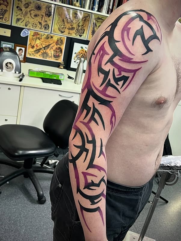 American Traditional tattoo by 🜏 Zachary Shirt