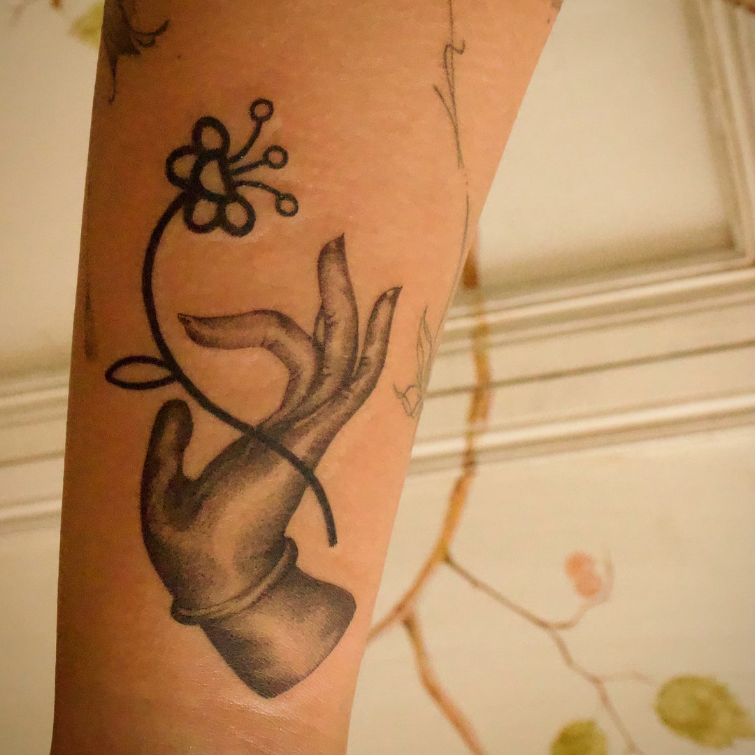 Illustrative tattoo by Solaire