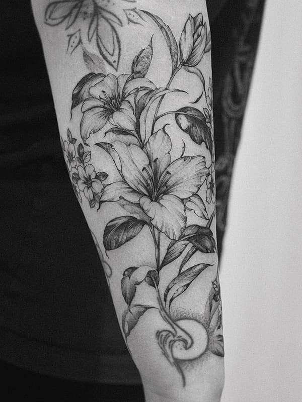 Fineline tattoo by Heize · Sydney tattoo artist