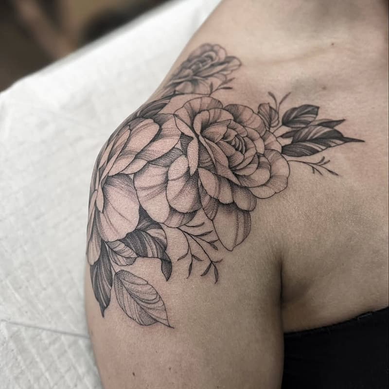 Blackwork tattoo by Chelsea