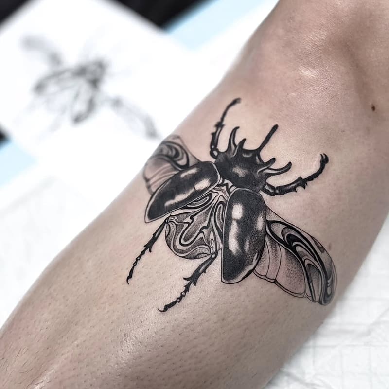 Blackwork tattoo by Chelsea