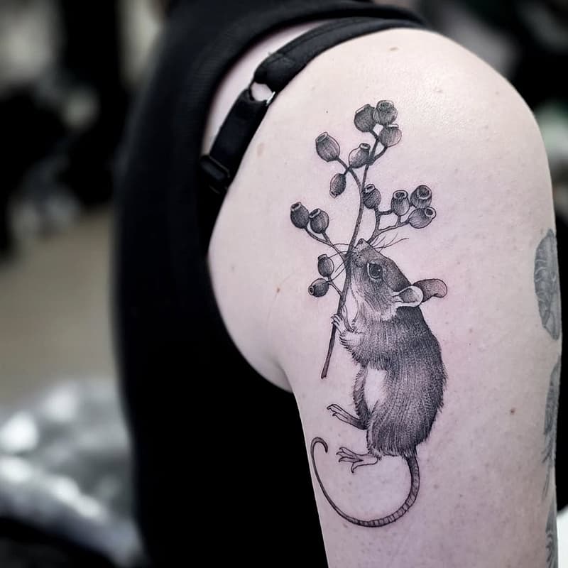 Blackwork tattoo by Chelsea