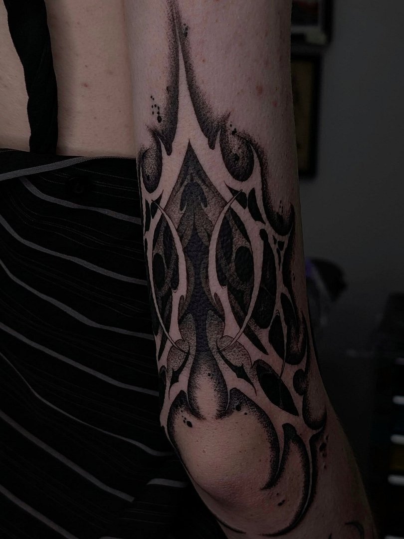 Ornamental tattoo by ✧ 𝐅𝐞𝐚𝐫 ✧