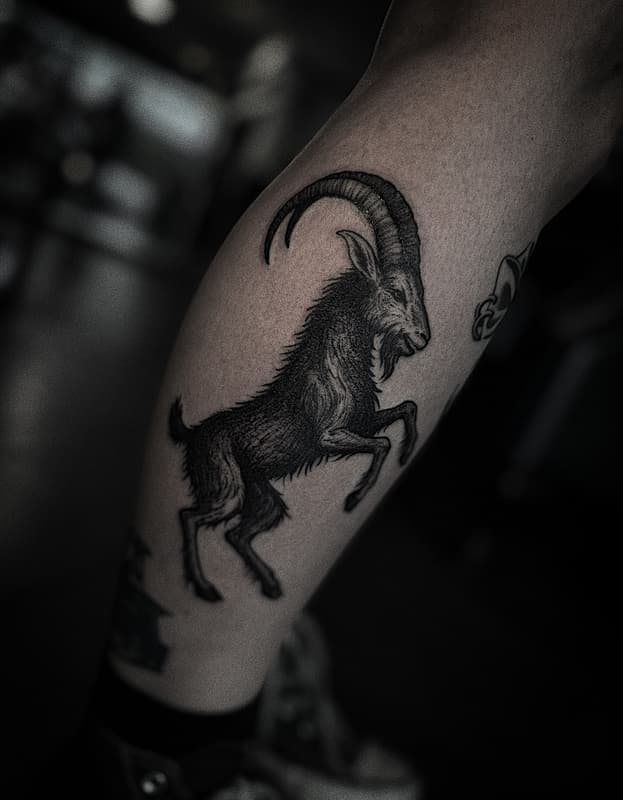 Blackwork tattoo by Teleah Crawford