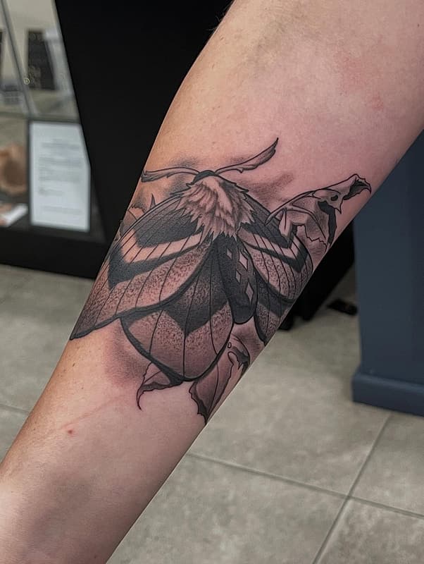 Illustrative tattoo by Aron Fitz