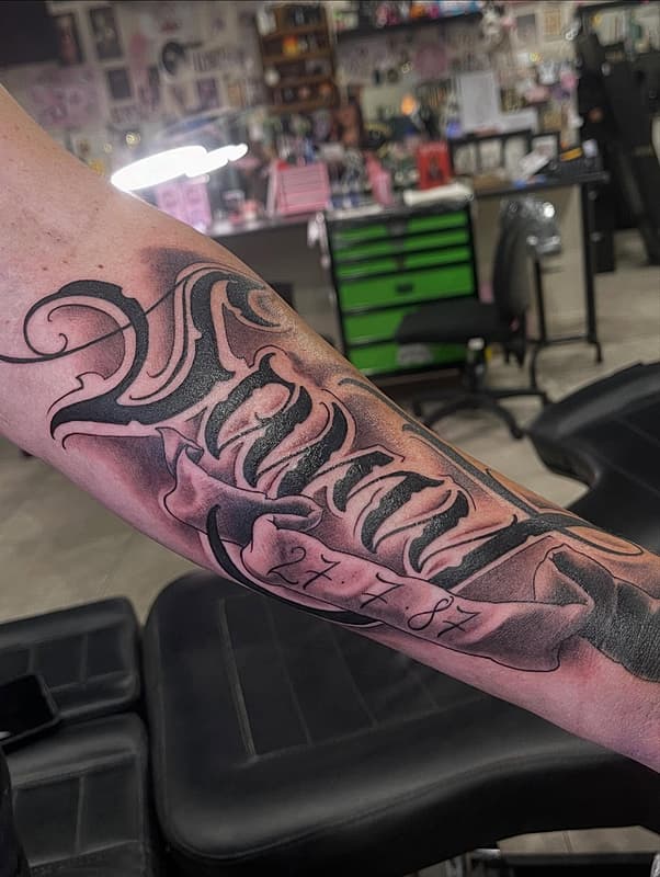 Illustrative tattoo by Aron Fitz