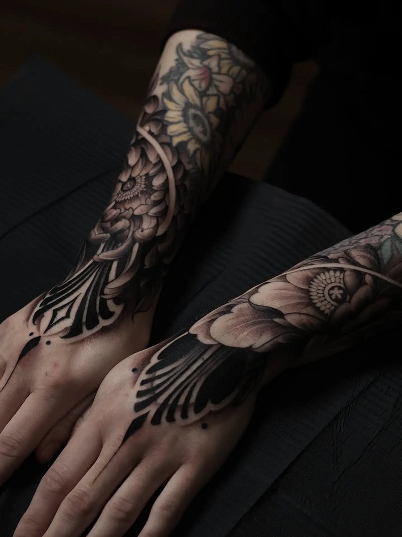 Illustrative tattoo by Joel Thongbai Tattoo