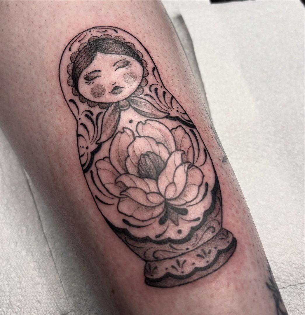 Illustrative tattoo by Izzy
