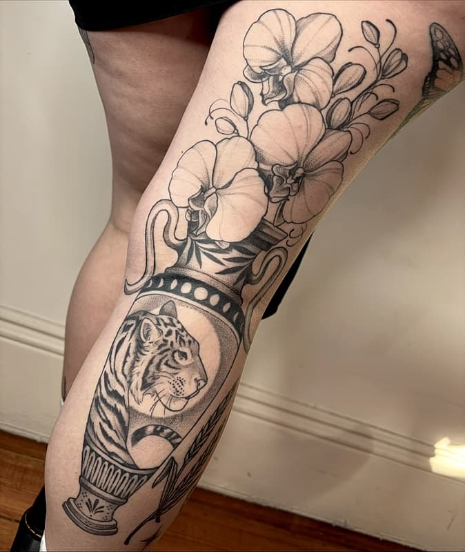 Illustrative tattoo by Izzy