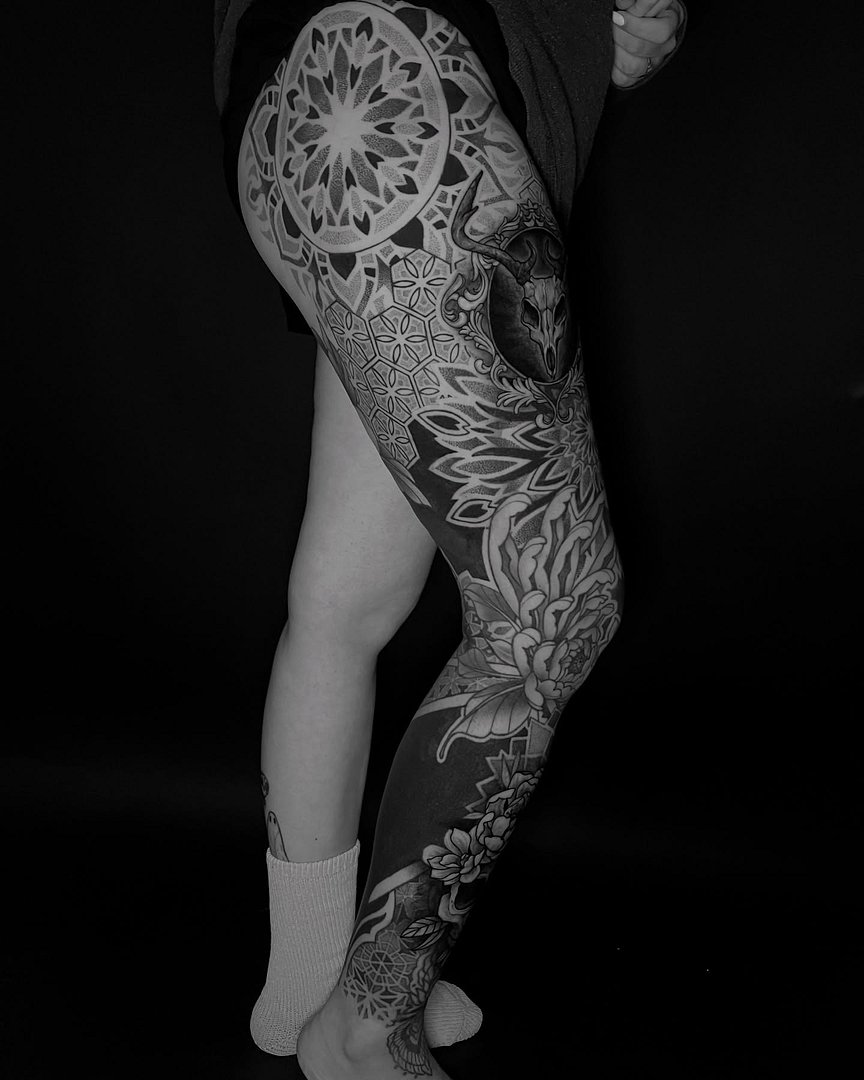 Blackwork tattoo by ✨Ash✨