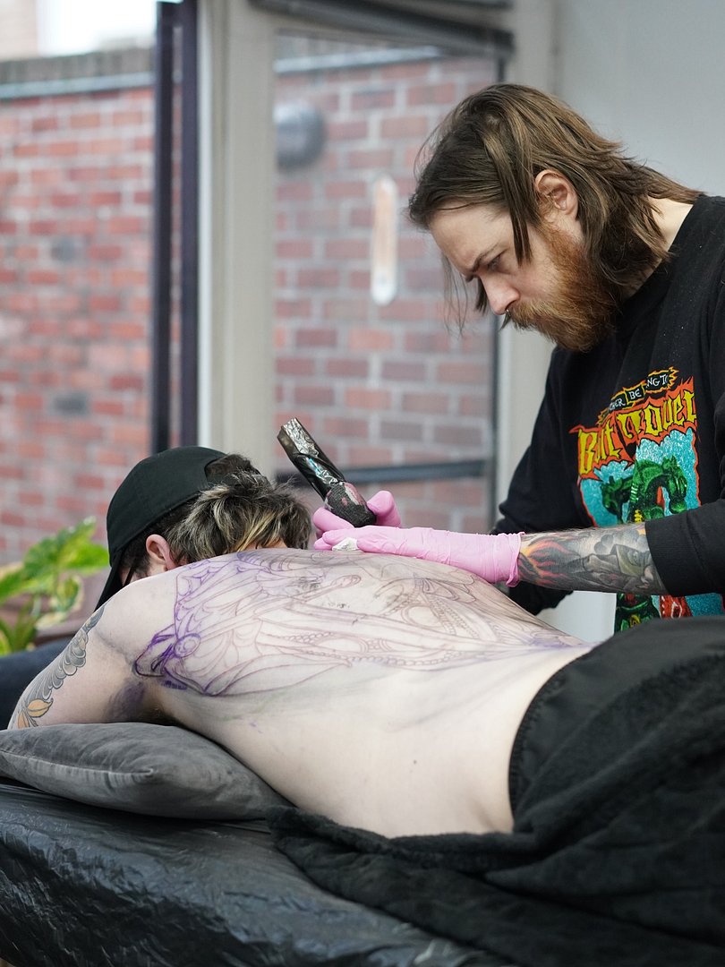 Neo-Traditional tattoo by Renkoedge