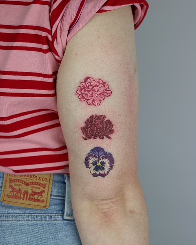 Fineline tattoo by Bonnie