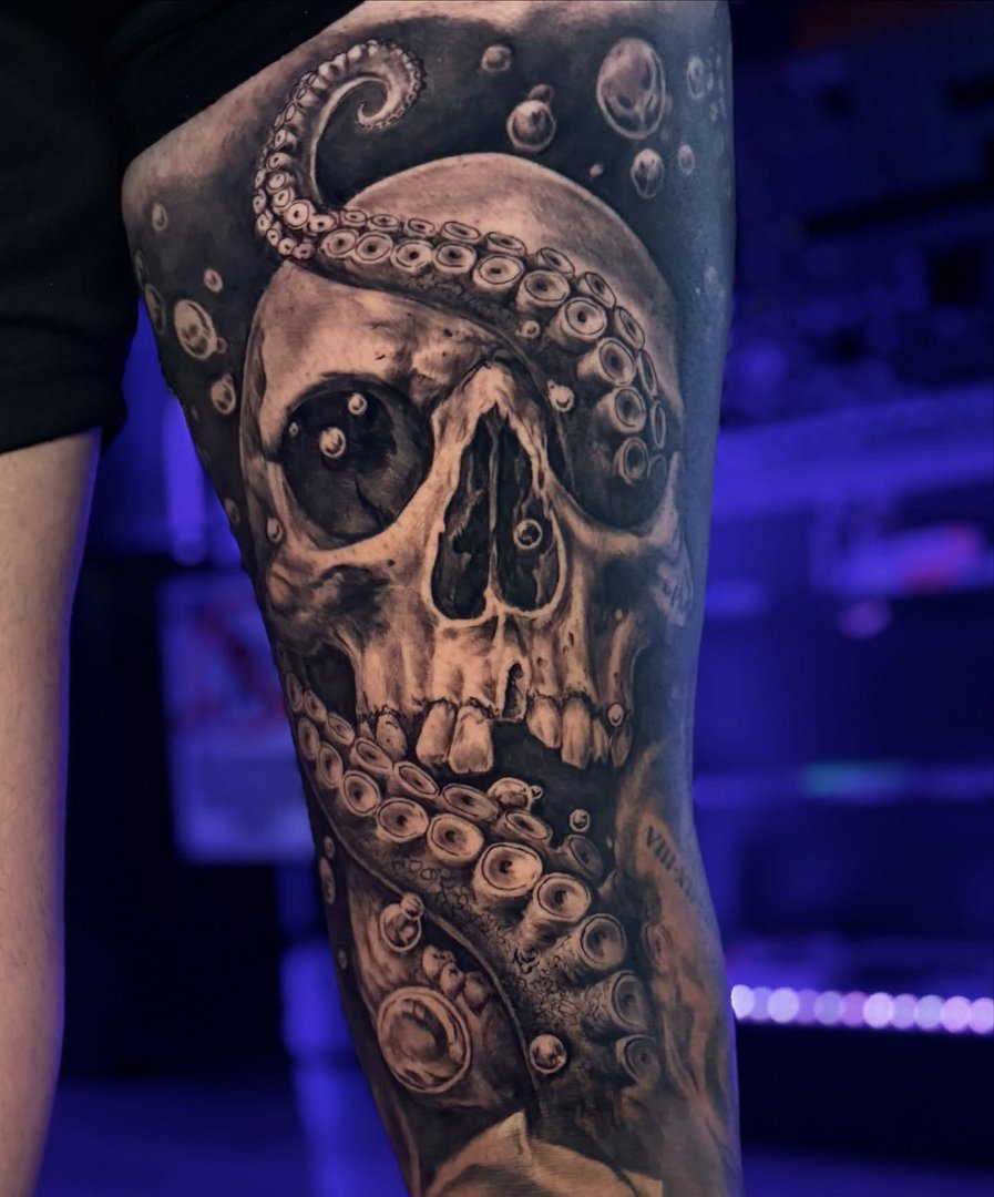 Tattoo by Alex Thomas