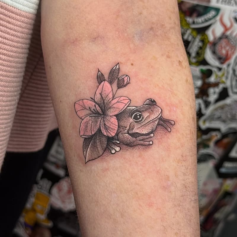Tattoo by Tom Baker | sydney fineline traditional tattoo