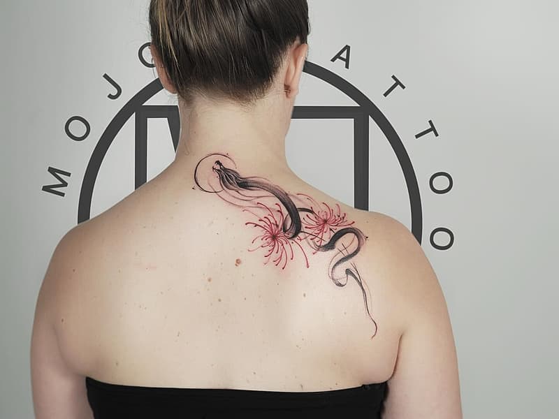 Micro-realism tattoo by Mojo