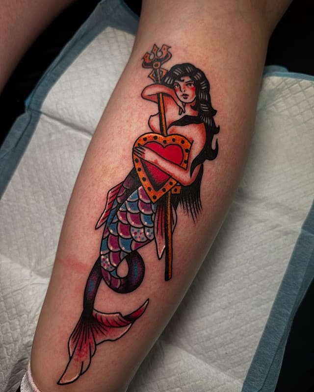 Traditional tattoo by 𝕽𝖚𝖘𝖘𝖊𝖑𝖑 𝖇𝖗𝖔𝖜𝖓