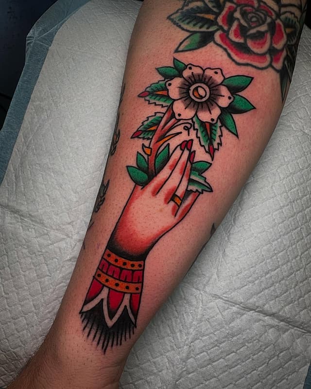 Traditional tattoo by 𝕽𝖚𝖘𝖘𝖊𝖑𝖑 𝖇𝖗𝖔𝖜𝖓