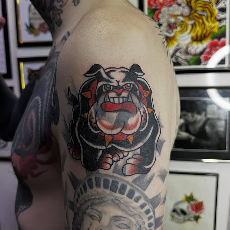 Traditional tattoo by 𝕽𝖚𝖘𝖘𝖊𝖑𝖑 𝖇𝖗𝖔𝖜𝖓