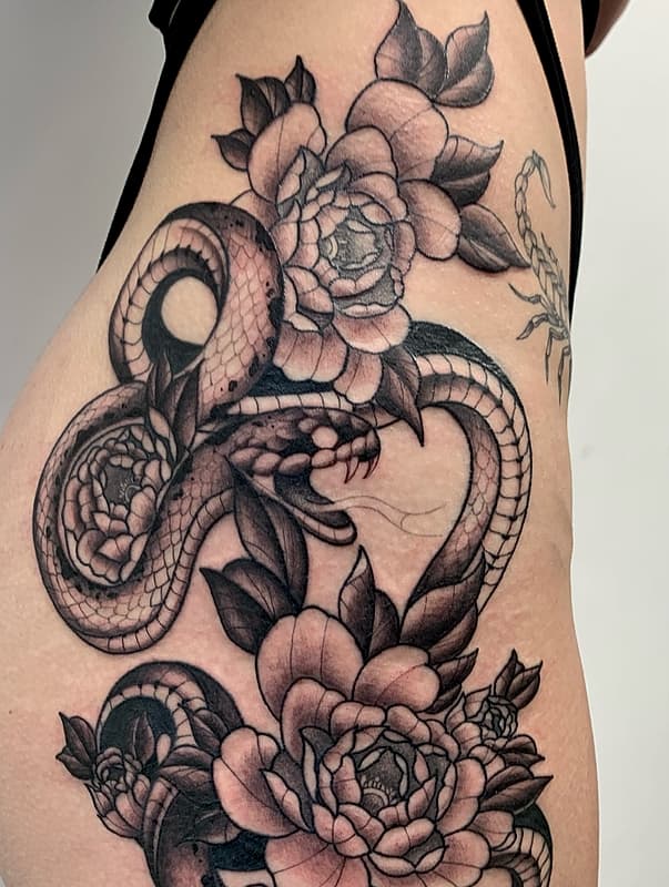 Blackwork tattoo by Ice Anstis_tattoo