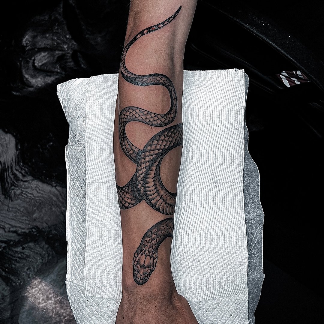 Geometric tattoo by joshlewis.tattooer