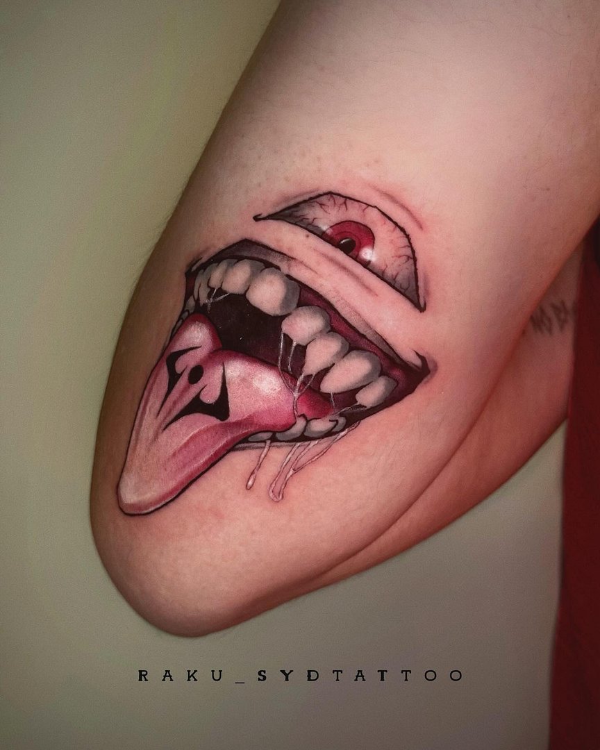 Micro-realism tattoo by Raku Lee