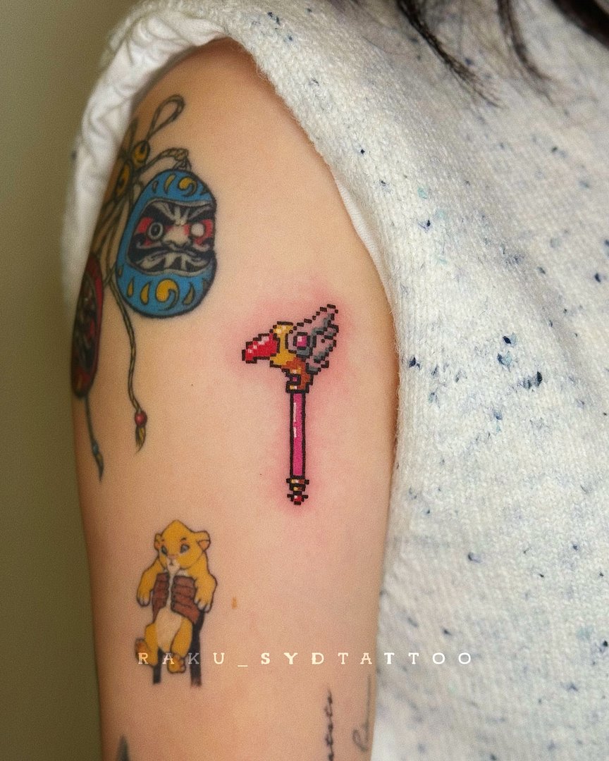 Micro-realism tattoo by Raku Lee