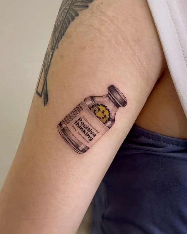 Micro-realism tattoo by Raku Lee