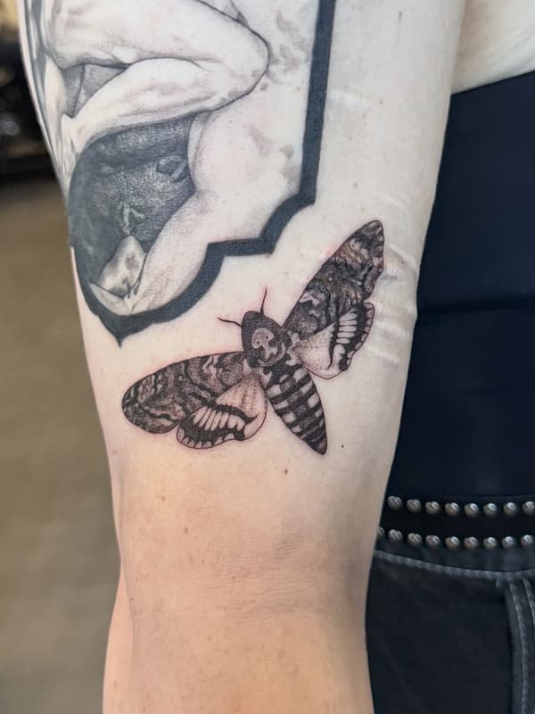 Illustrative tattoo by 𝔖𝔞𝔪 𝔅𝔩𝔞𝔠𝔨𝔞