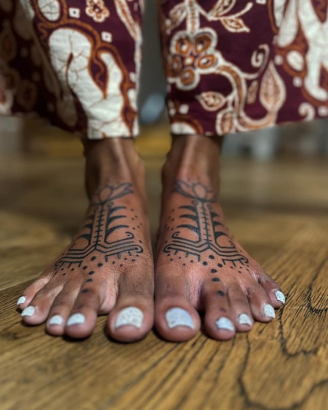 Blackwork tattoo by Dave