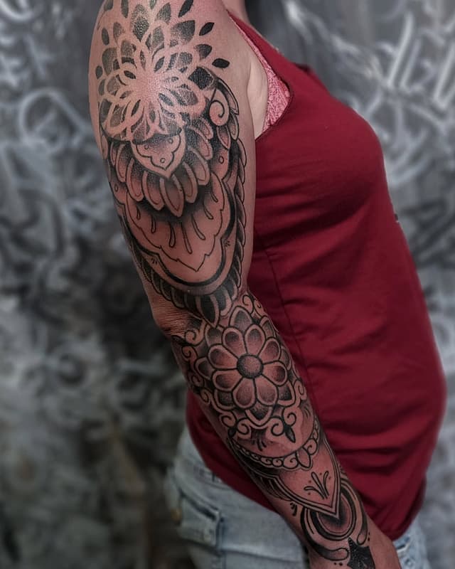 Neo-Traditional tattoo by Andy Rees