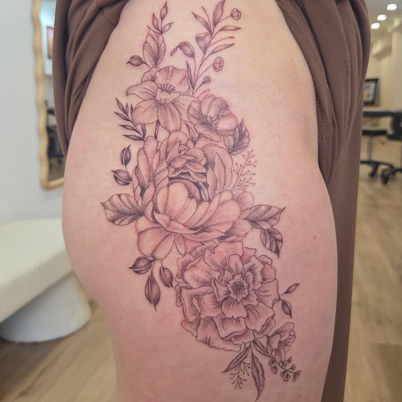 Fineline tattoo by Renee Baker💮