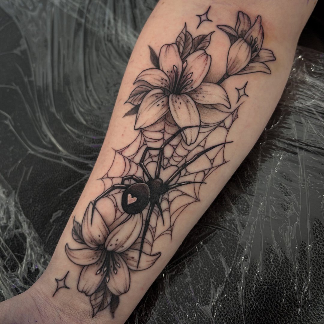 Ornamental tattoo by Tam