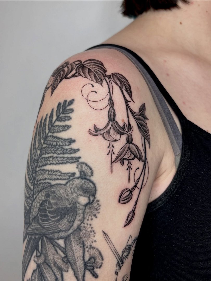 Ornamental tattoo by Riesa