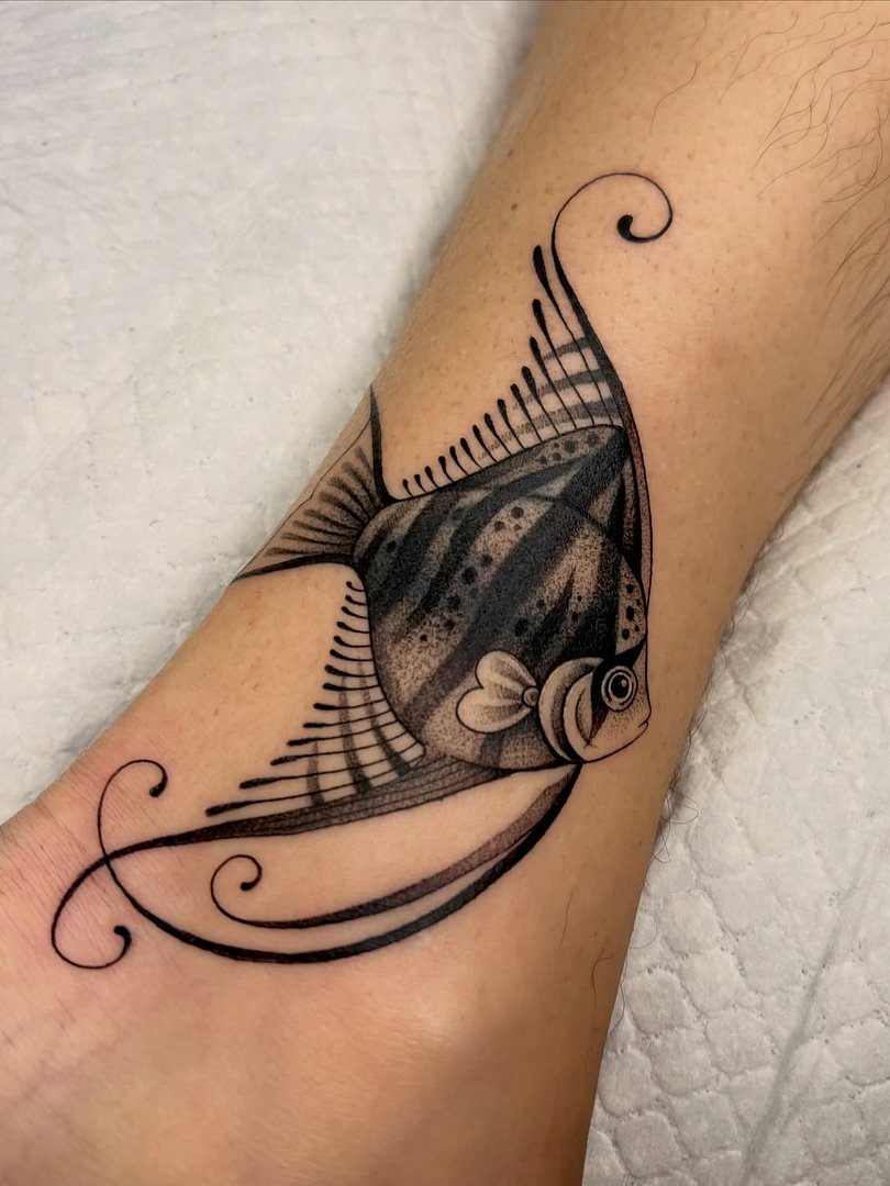Ornamental tattoo by Riesa