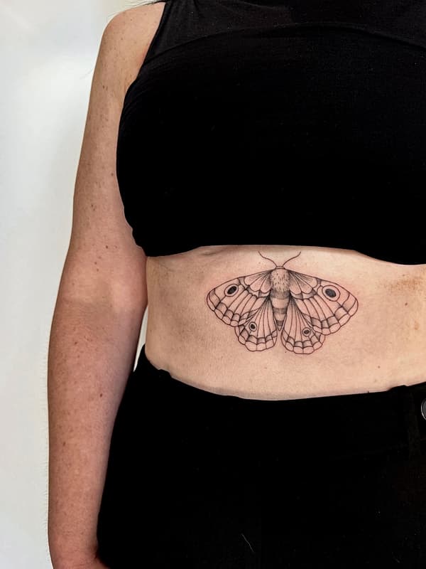 Illustrative tattoo by 𝙎𝙃𝙀𝙇𝙇 𝙏𝘼𝙏𝙏𝙎