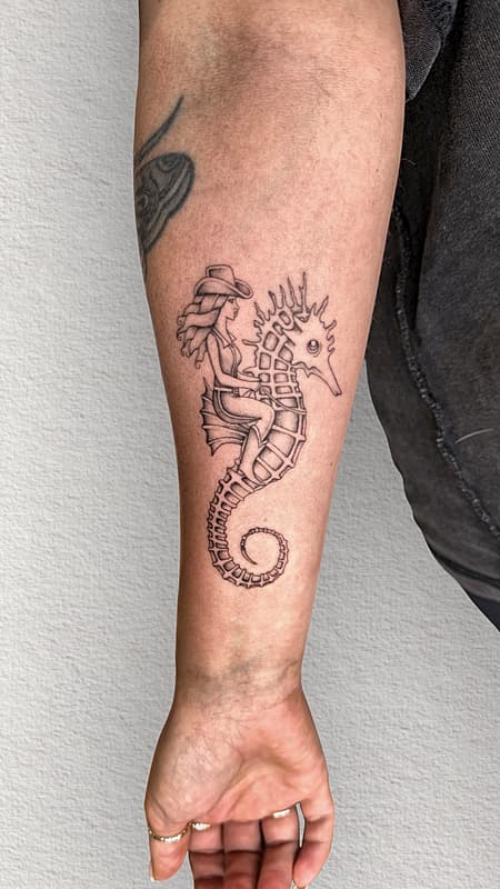 Tattoo by 𝙎𝙃𝙀𝙇𝙇 𝙏𝘼𝙏𝙏𝙎
