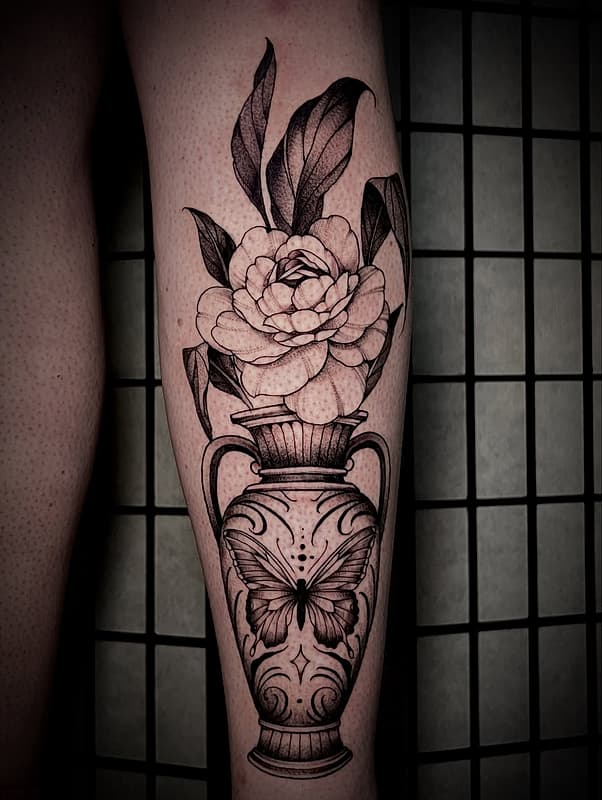American Traditional tattoo by Rohann Hewetson~Tattooer