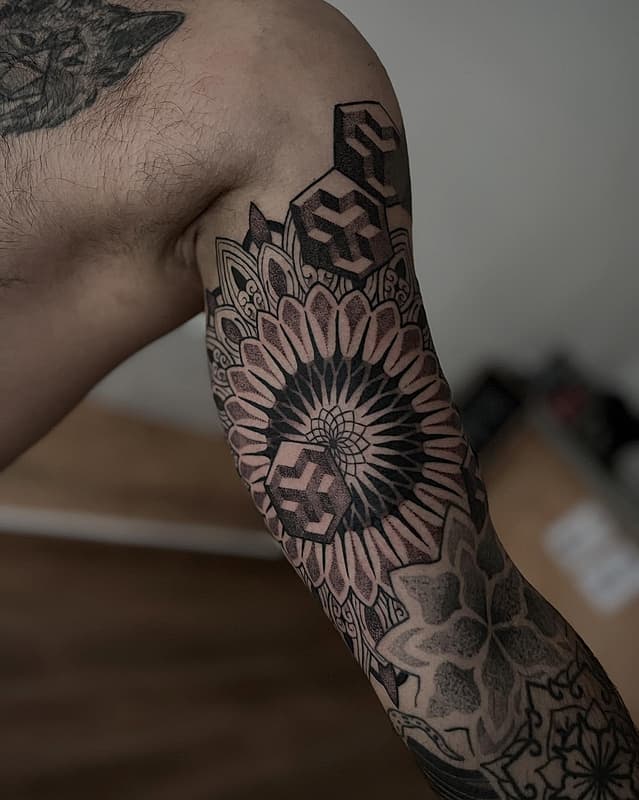Tattoo by Liv Arnfield in Australia