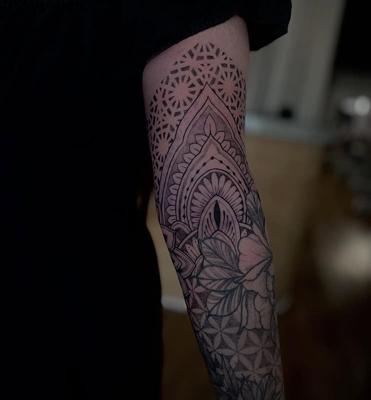 Geometric tattoo by Liv Arnfield